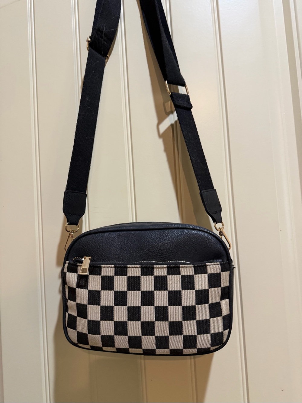 Black & Cream Checkered Crossbody Bag - Sleek Everyday Style